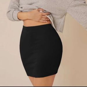 BOGO🥳SHEIN BASICS Solid Bodycon Mini Skirt